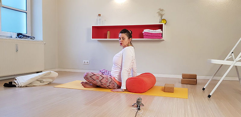 Yoga Live Streaming
